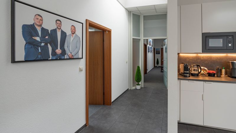 MBM Büro: Blick in den Flur